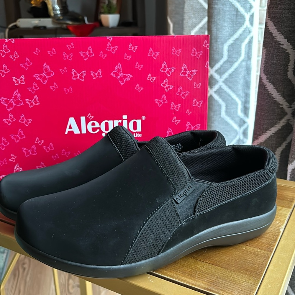 Alegria Black Women's Flats